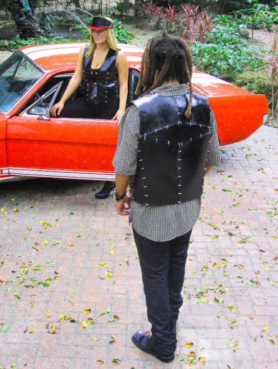 acid-link-leather-vest-black-back