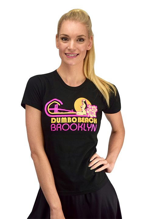 d-u-m-b-o-brookly-girl-tee-blk